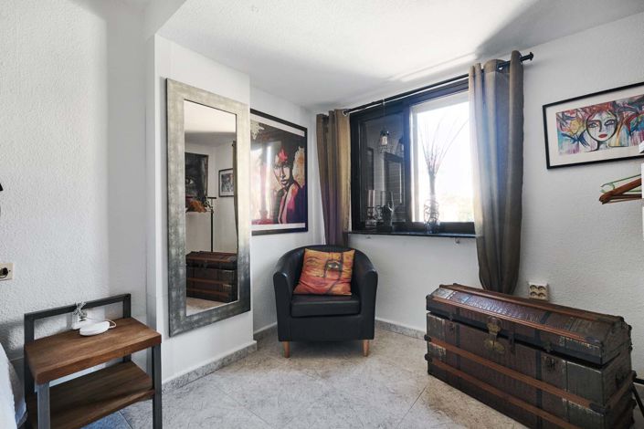 Image No.19-2 Bed Townhouse for sale