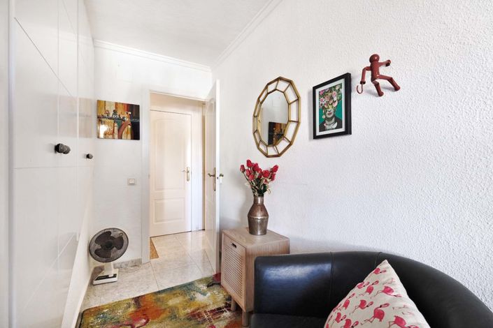 Image No.25-2 Bed Townhouse for sale