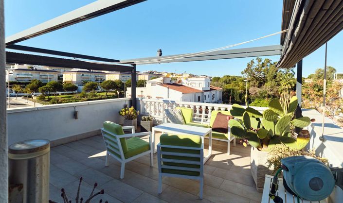 Image No.29-2 Bed Townhouse for sale