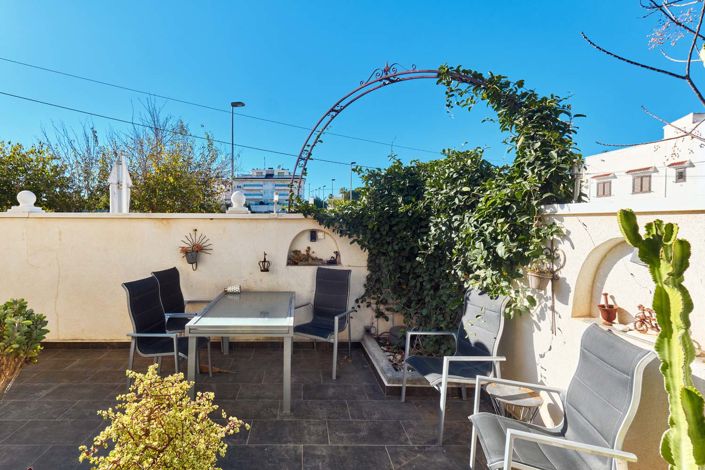 Image No.34-2 Bed Townhouse for sale