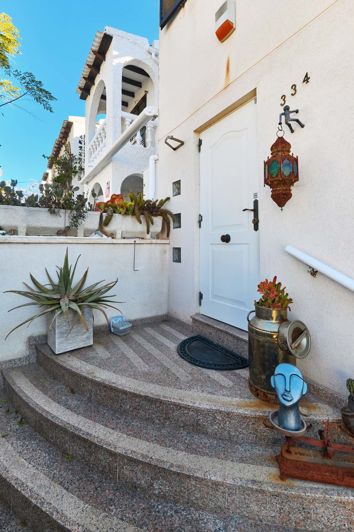 Image No.37-2 Bed Townhouse for sale