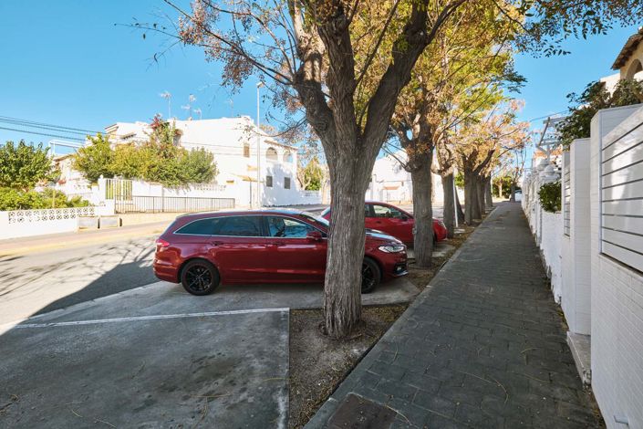 Image No.42-2 Bed Townhouse for sale