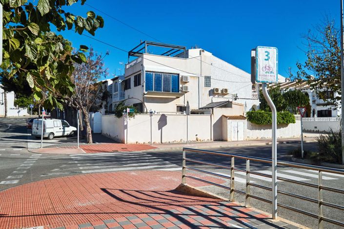 Image No.45-2 Bed Townhouse for sale