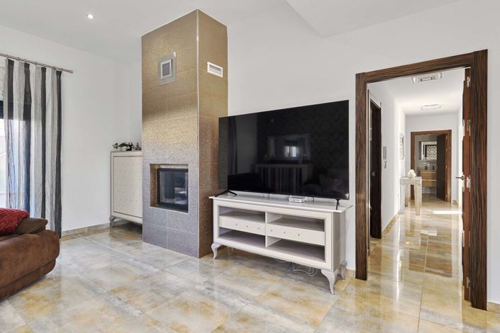 Image No.18-4 Bed Semi-Detached for sale