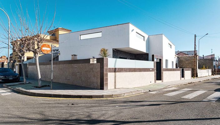 Image No.2-4 Bed Semi-Detached for sale