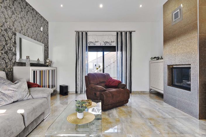 Image No.20-4 Bed Semi-Detached for sale