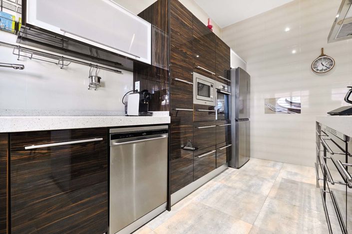 Image No.24-4 Bed Semi-Detached for sale