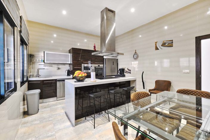 Image No.27-4 Bed Semi-Detached for sale