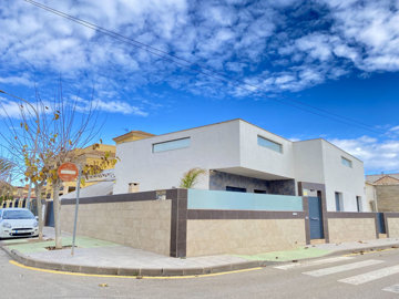 201161semidetachedvillaforsaleintorredelahora