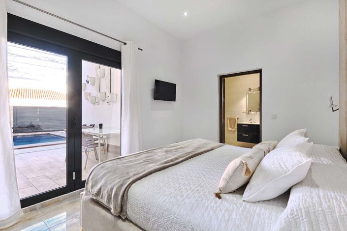 Image No.40-4 Bed Semi-Detached for sale