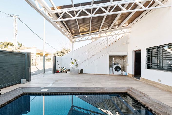 Image No.45-4 Bed Semi-Detached for sale