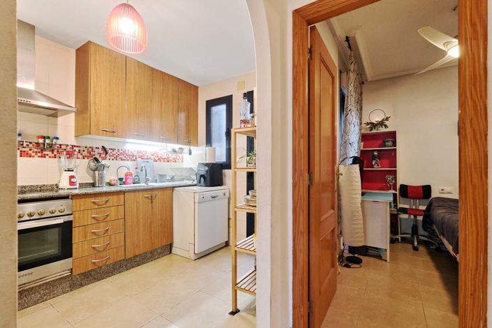 Image No.18-3 Bed Townhouse for sale