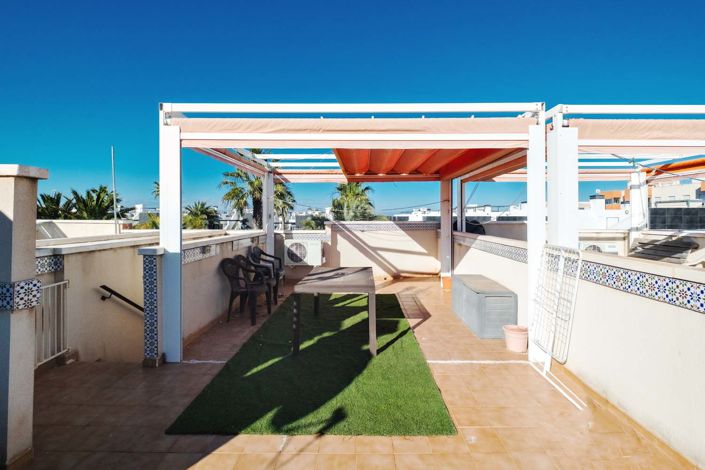 Image No.42-3 Bed Townhouse for sale