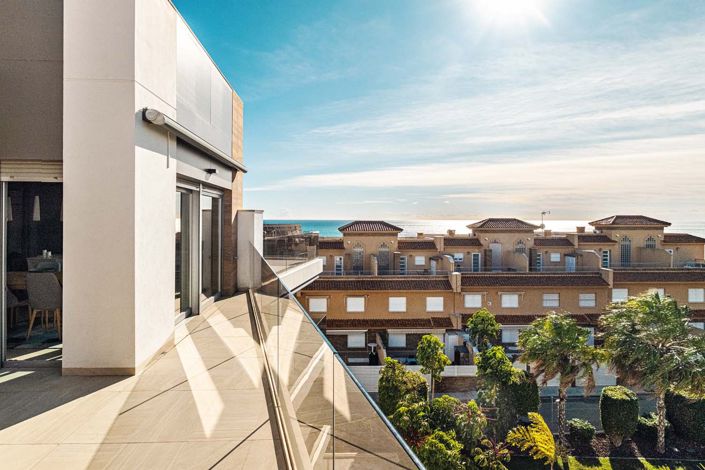 Image No.20-3 Bed Apartment for sale