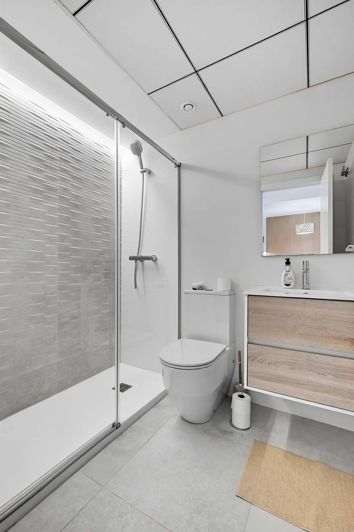 Image No.20-2 Bed Apartment for sale