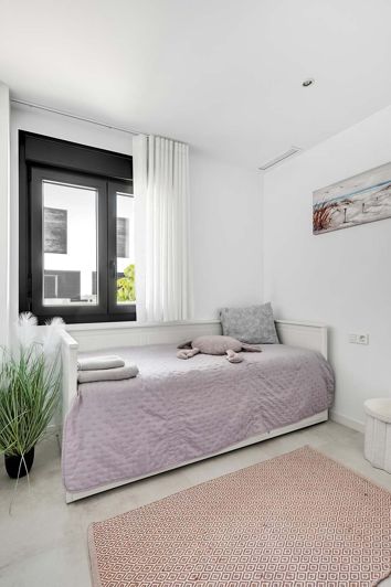 Image No.25-2 Bed Apartment for sale