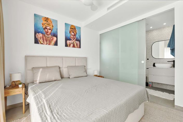 Image No.40-3 Bed Villa for sale