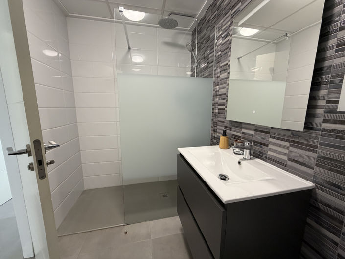 Image No.22-2 Bed Apartment for sale