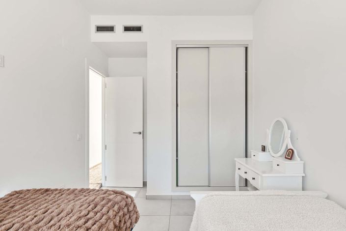 Image No.8-3 Bed Villa for sale