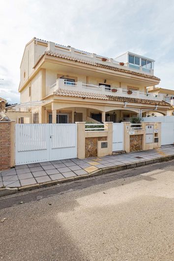 Image No.3-3 Bed Townhouse for sale