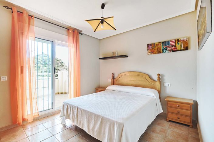 Image No.31-3 Bed Townhouse for sale