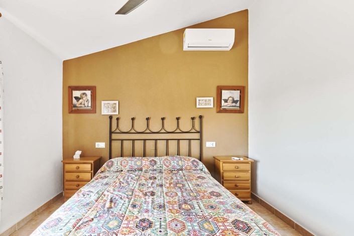 Image No.35-3 Bed Townhouse for sale