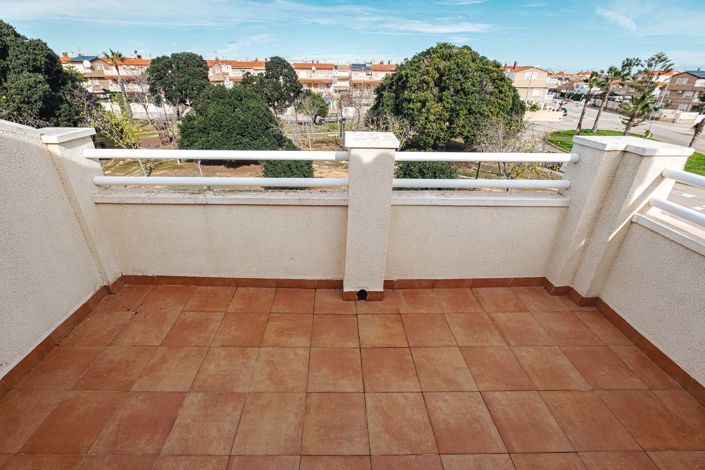 Image No.43-3 Bed Townhouse for sale