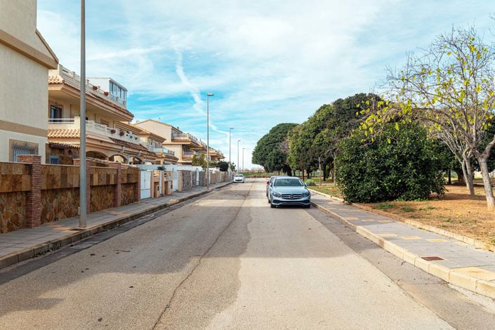 Image No.47-3 Bed Townhouse for sale