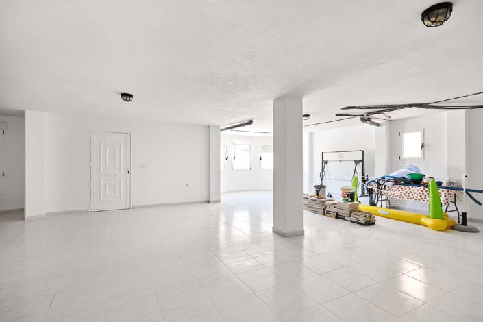 Image No.37-3 Bed Villa for sale