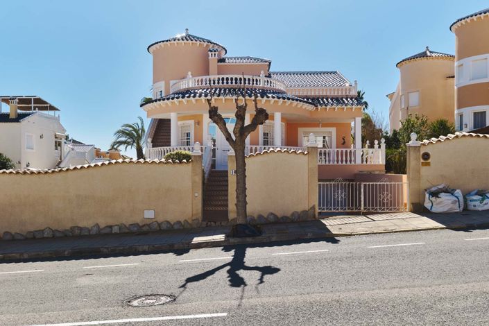 Image No.48-3 Bed Villa for sale