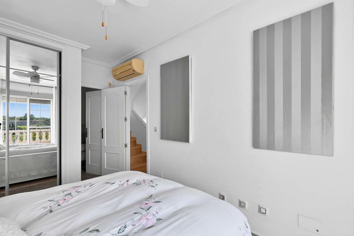 Image No.19-3 Bed Villa for sale