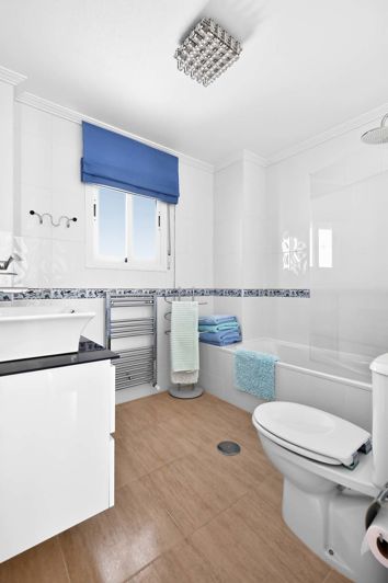 Image No.25-3 Bed Villa for sale