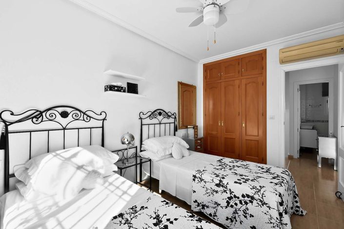 Image No.35-3 Bed Villa for sale