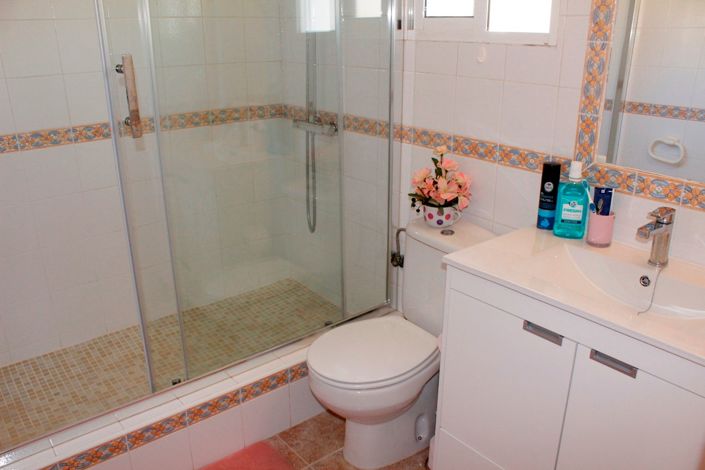 Image No.21-4 Bed Semi-Detached for sale