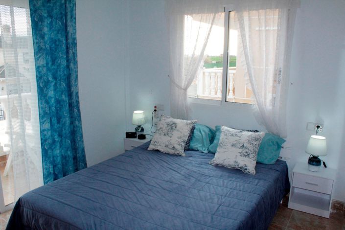 Image No.27-4 Bed Semi-Detached for sale