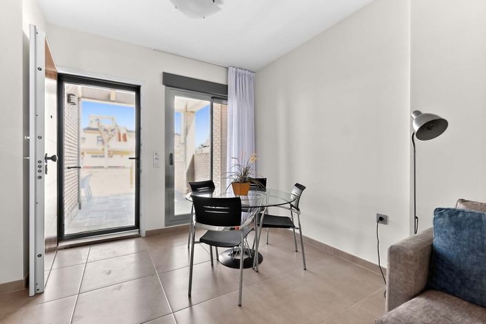 Image No.8-2 Bed Apartment for sale
