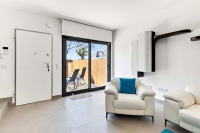 235500villaforsaleintorredelahoradada25032609