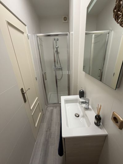 Image No.16-3 Bed Semi-Detached for sale