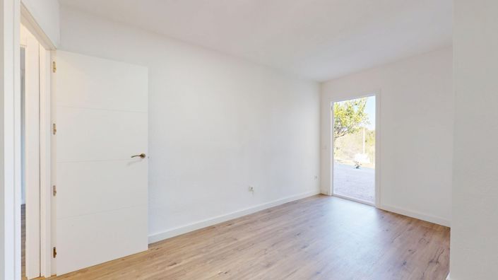 Image No.31-2 Bed Apartment for sale