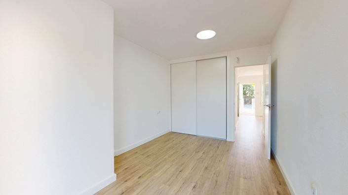 Image No.32-2 Bed Apartment for sale