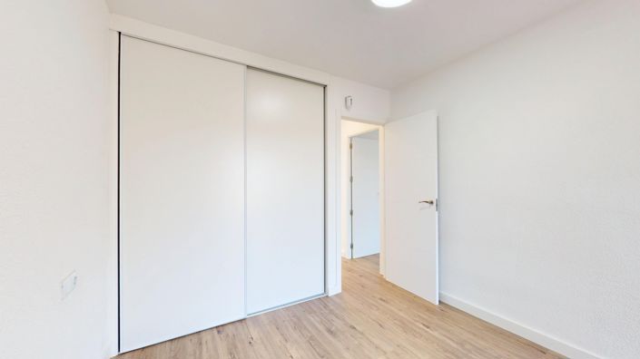 Image No.33-2 Bed Apartment for sale