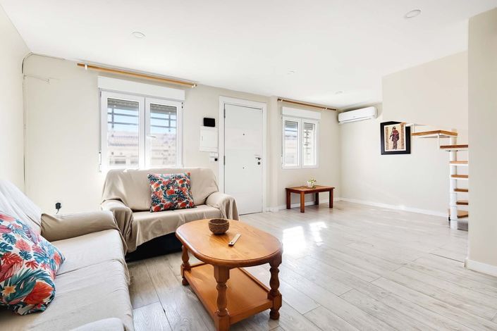 Image No.12-4 Bed Townhouse for sale