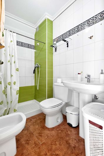 Image No.16-4 Bed Townhouse for sale