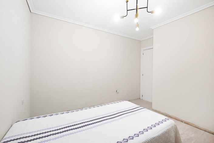 Image No.21-4 Bed Townhouse for sale