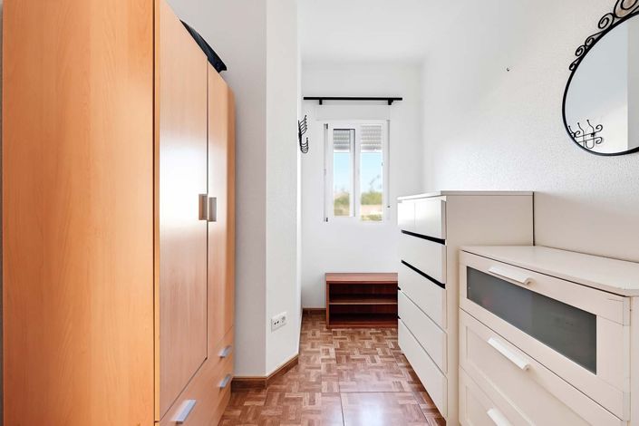 Image No.26-4 Bed Townhouse for sale