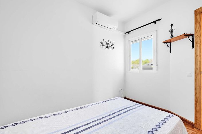 Image No.30-4 Bed Townhouse for sale