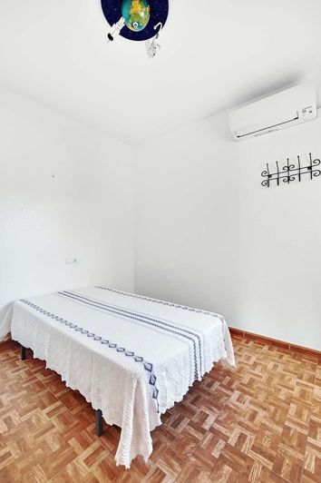 Image No.32-4 Bed Townhouse for sale