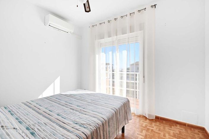 Image No.33-4 Bed Townhouse for sale