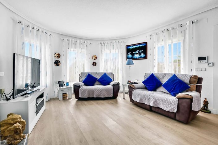 Image No.8-3 Bed Villa for sale