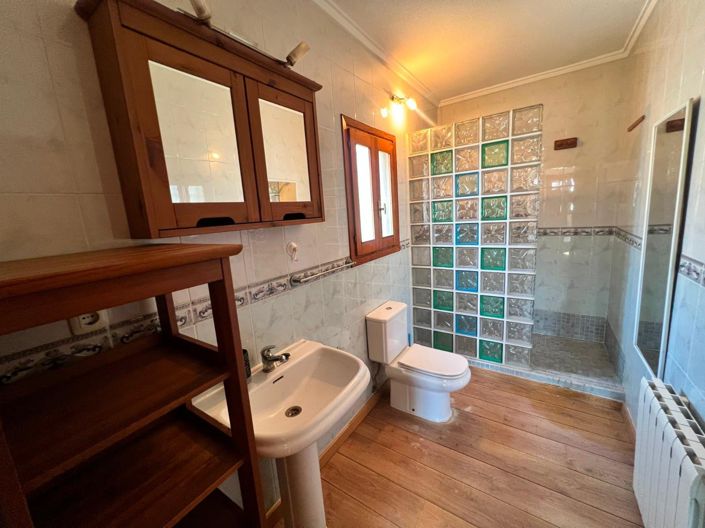 Image No.18-4 Bed Villa for sale